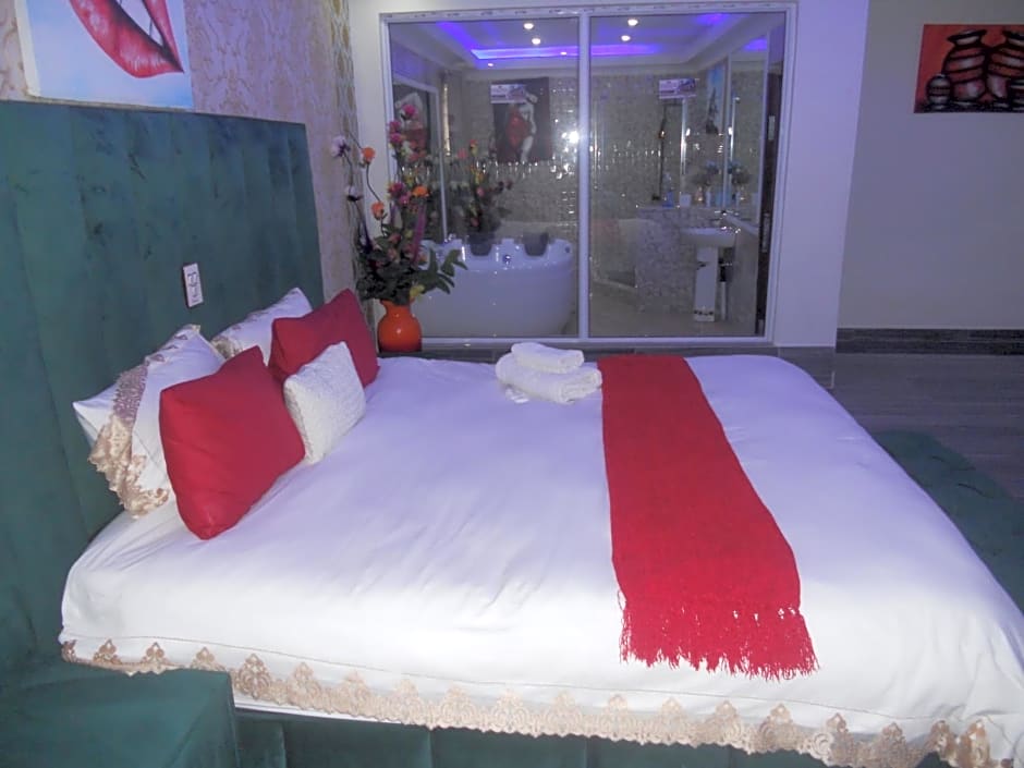 Gold Crown International Hotel