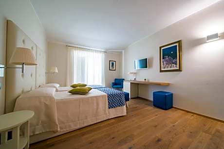 Triple Room with View