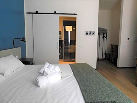 Double or Twin Room with Private Bathroom