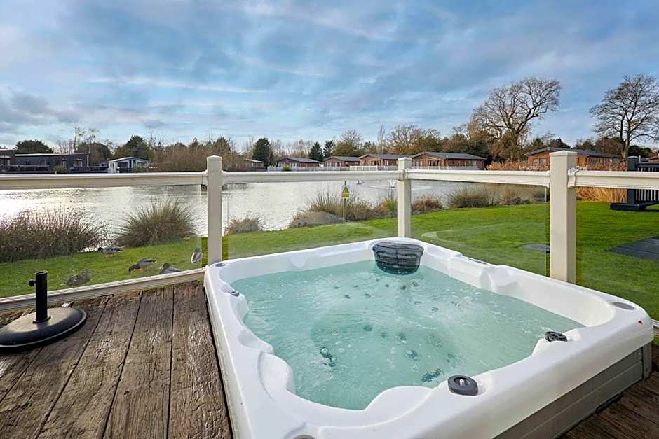 Lakeside Gem with Hot Tub