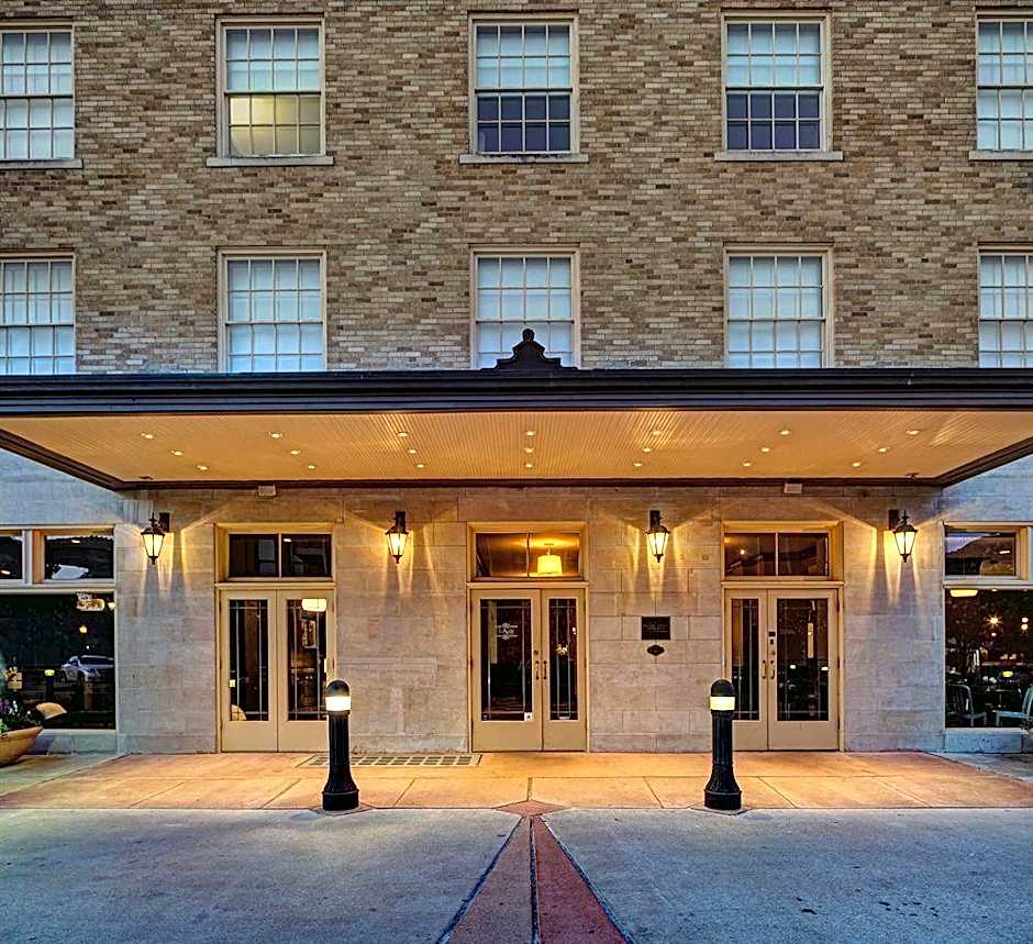 LaSalle Boutique Hotel and The Downtown Elixir and Spirits