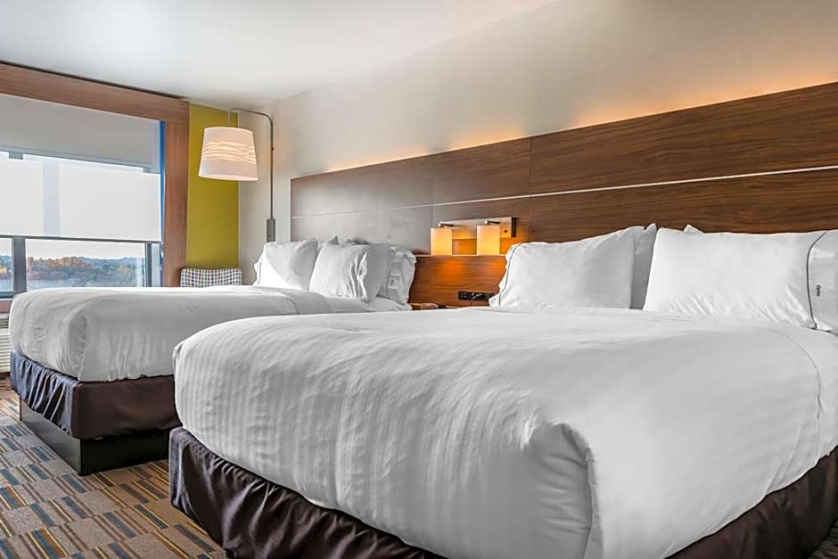 Holiday Inn Express & Suites Clarion By IHG