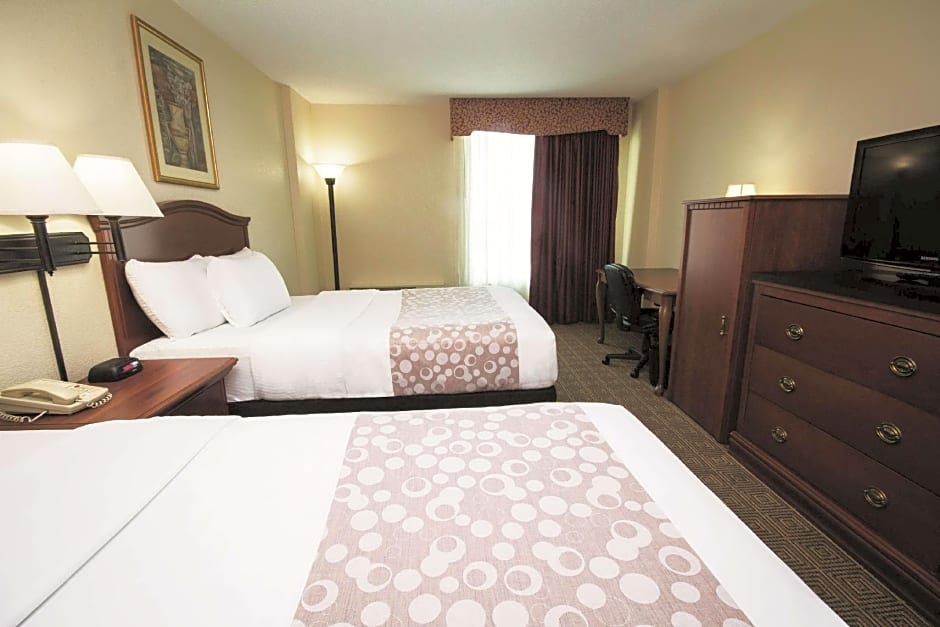 La Quinta Inn & Suites by Wyndham Downtown Conference Center