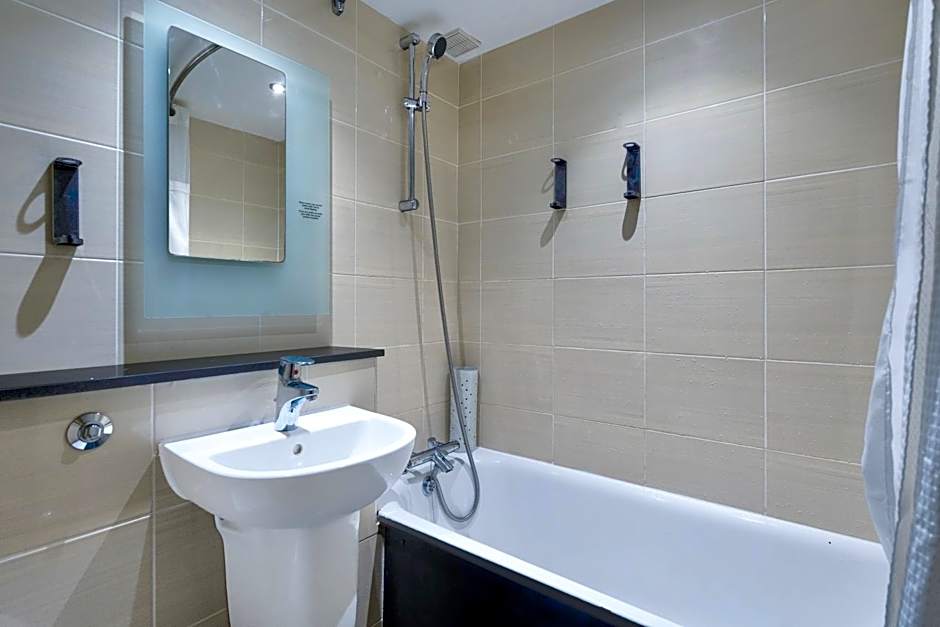 Manchester Airport Stanley Hotel by Belvilla