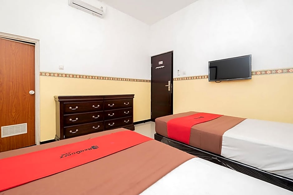 RedDoorz near Taman Krida Budaya Malang