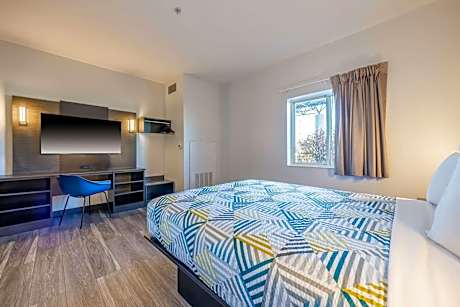 Queen Room - Disability Access - Roll in Shower