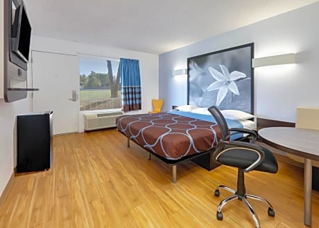 1 King Bed Mobility Accessible Room Non-Smoking