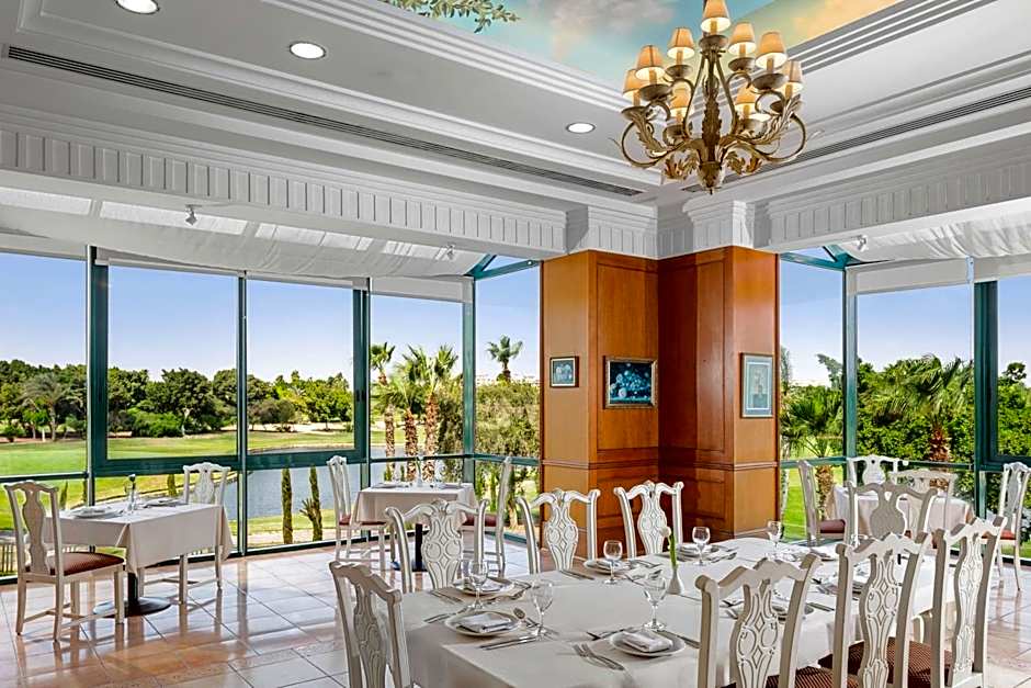 Hilton Pyramids Golf