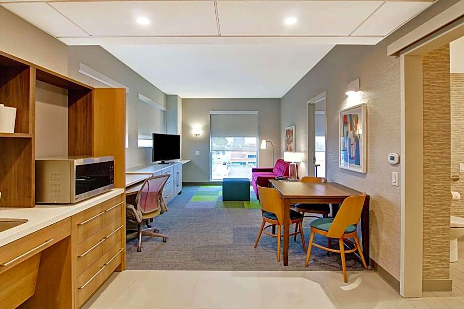 Home2 Suites by Hilton Montreal Dorval, QC