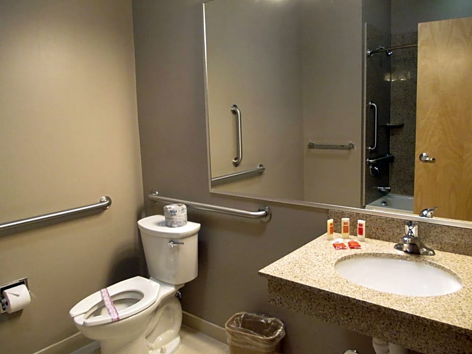 Red Carpet Inn and Suites Monmouth JCT