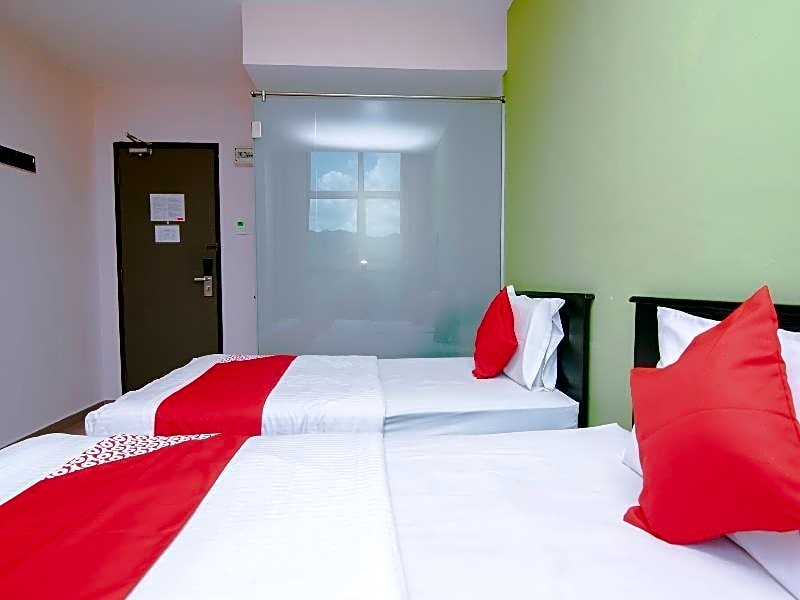 OYO 816 Hotel De Kiara
