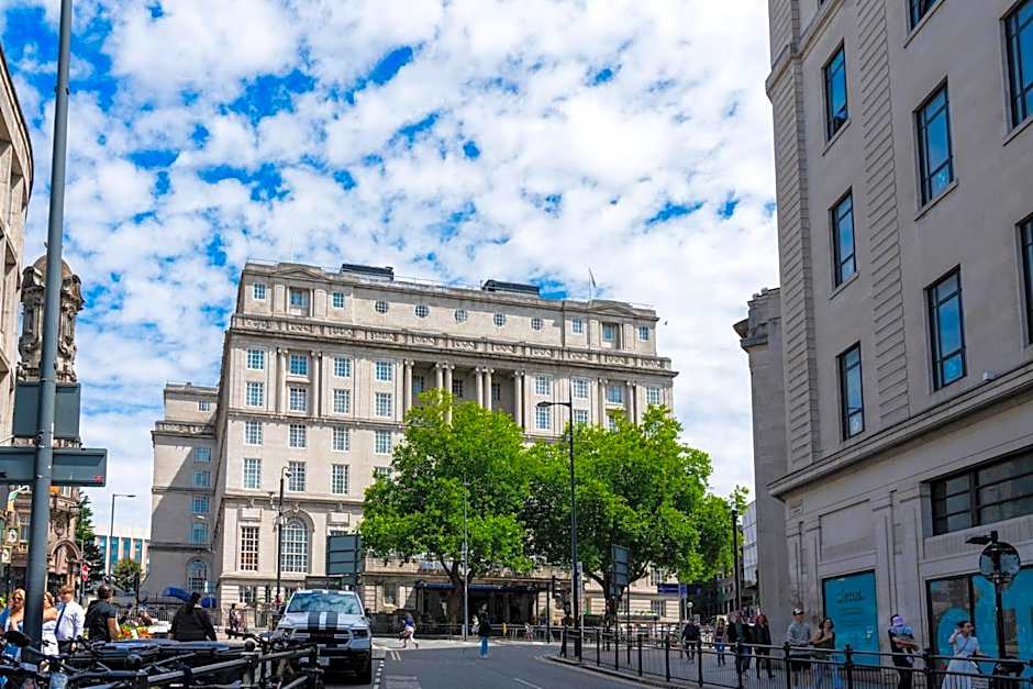 Britannia Adelphi Hotel