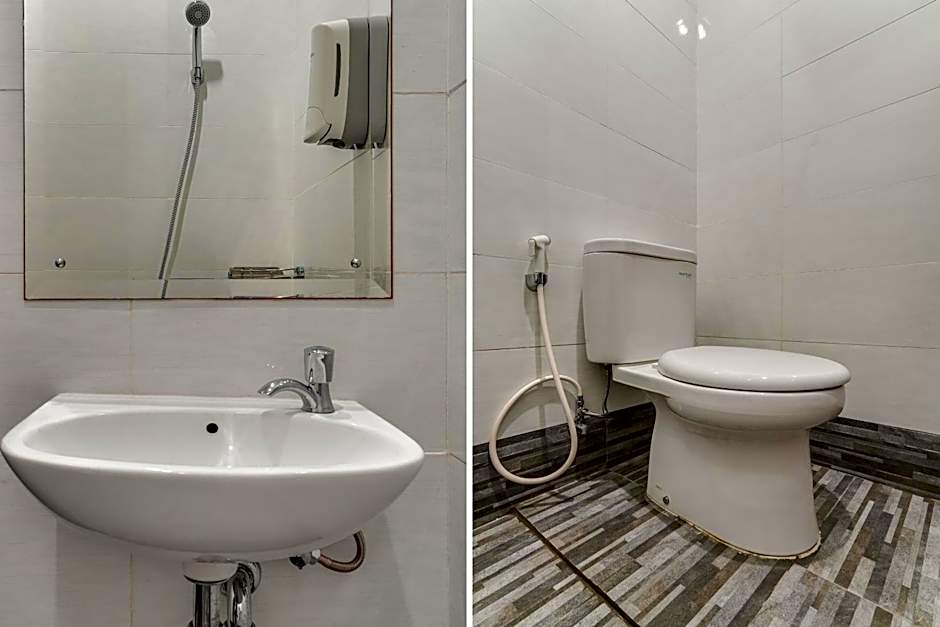 OYO Life 90211 I-sidji Inn