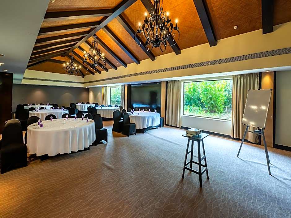 O Hotel Goa, Candolim Beach