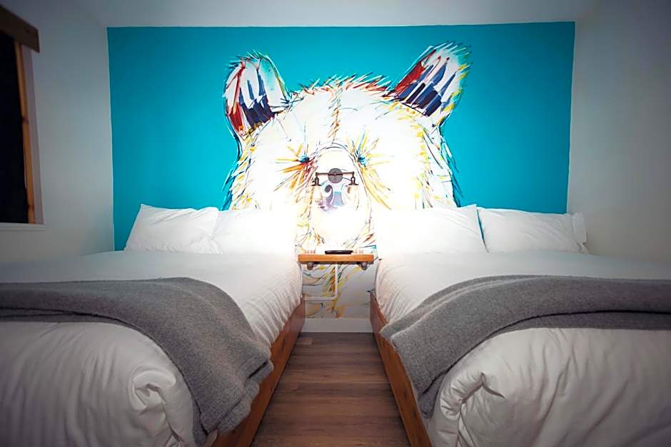 Crash Hotel Squamish