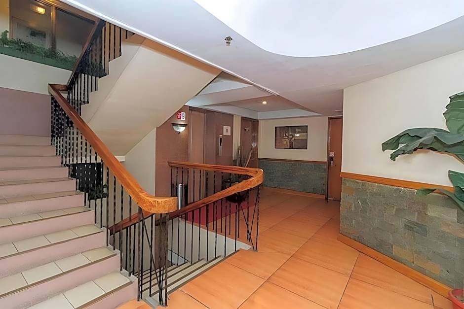 RedDoorz Plus @ Timog Avenue Quezon City