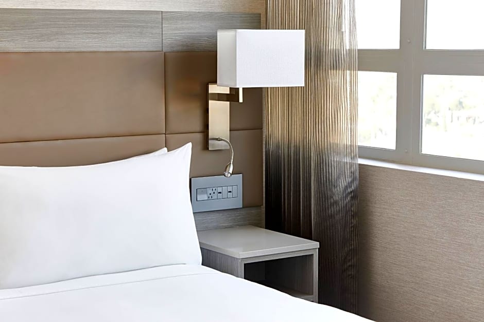 AC Hotel by Marriott Beverly Hills