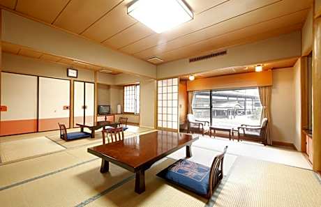 Deluxe Japanese-Style Room with Private Bathroom - Naritasan Temple View