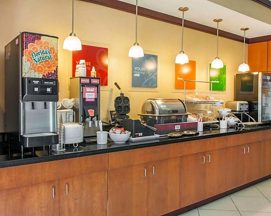 Comfort Suites Southport