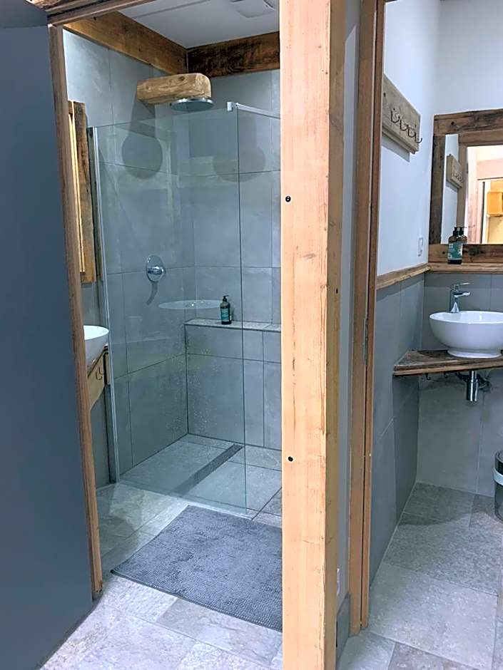 CHALET HOTEL La TUVIERE BIKE INN