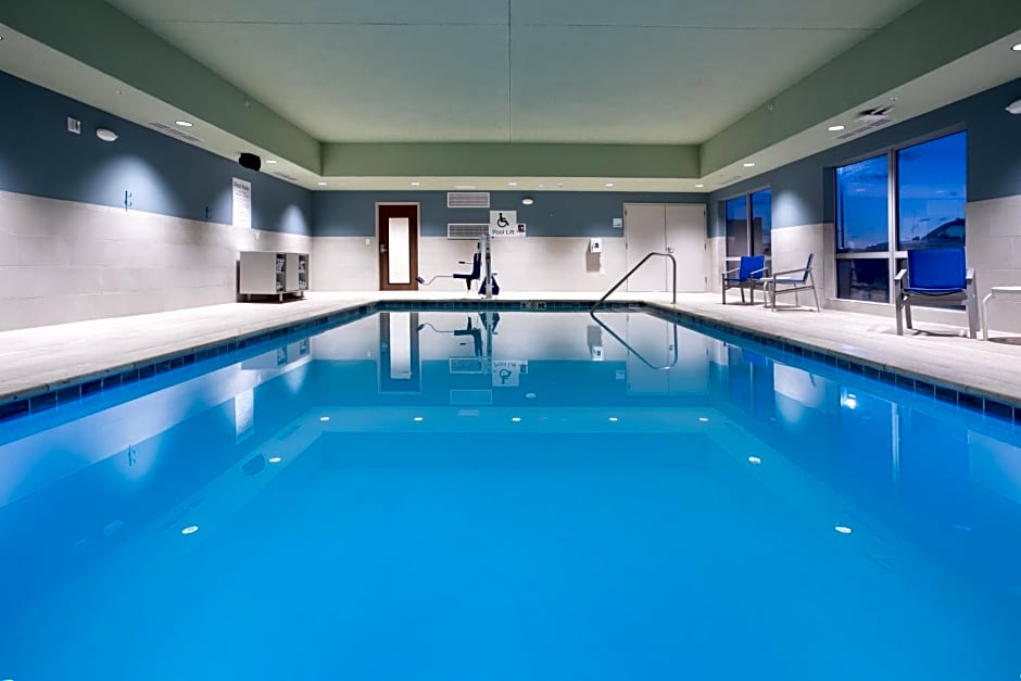 Holiday Inn Express & Suites - Goodland I-70 By IHG