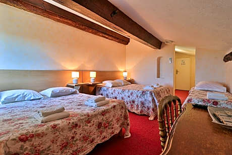 Deluxe Queen Room with Two Queen Beds