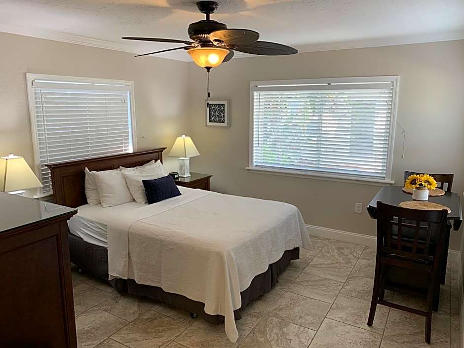 Twin Palms at Siesta