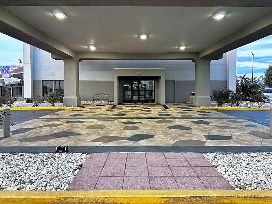 Motel 6-Pine Bluff, AR