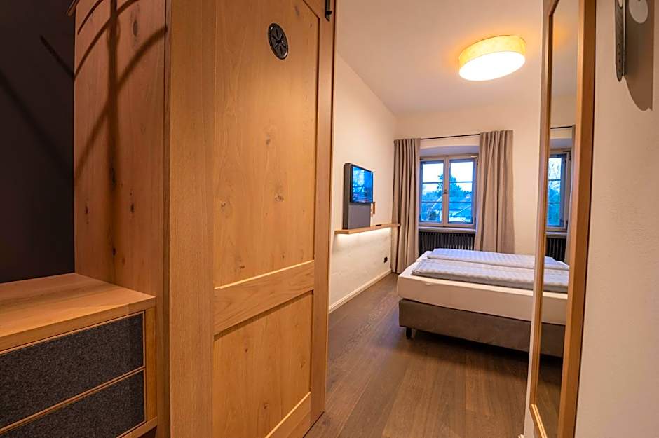 LANDHOTEL ALTE ZOLLSTATION- Historical Building