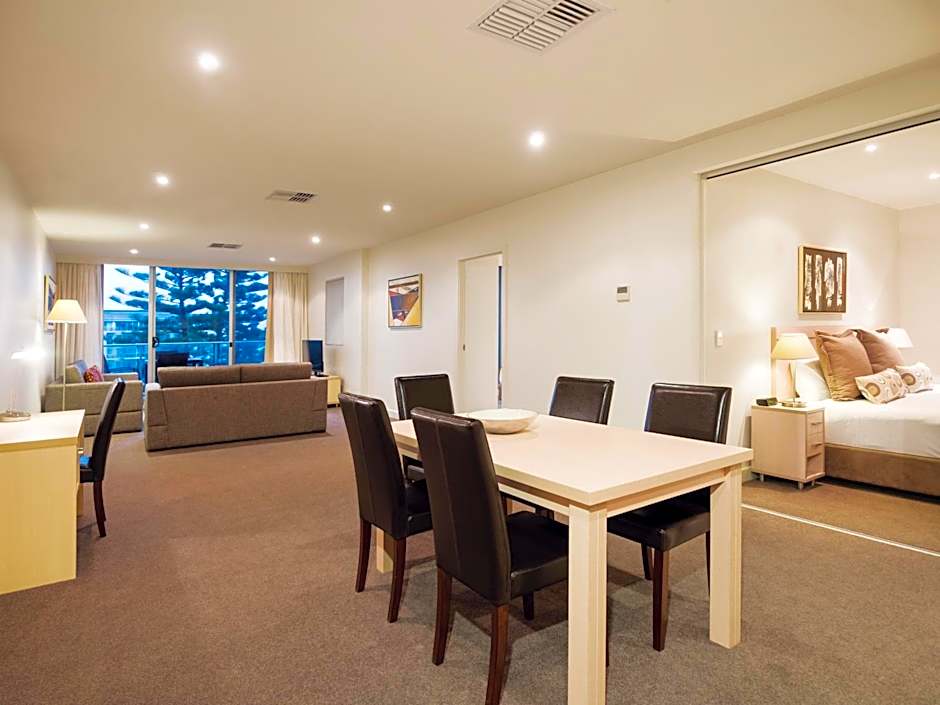 Oaks Glenelg Liberty Suites