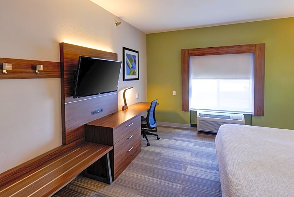 Holiday Inn Express Hotel & Suites Shelbyville By IHG