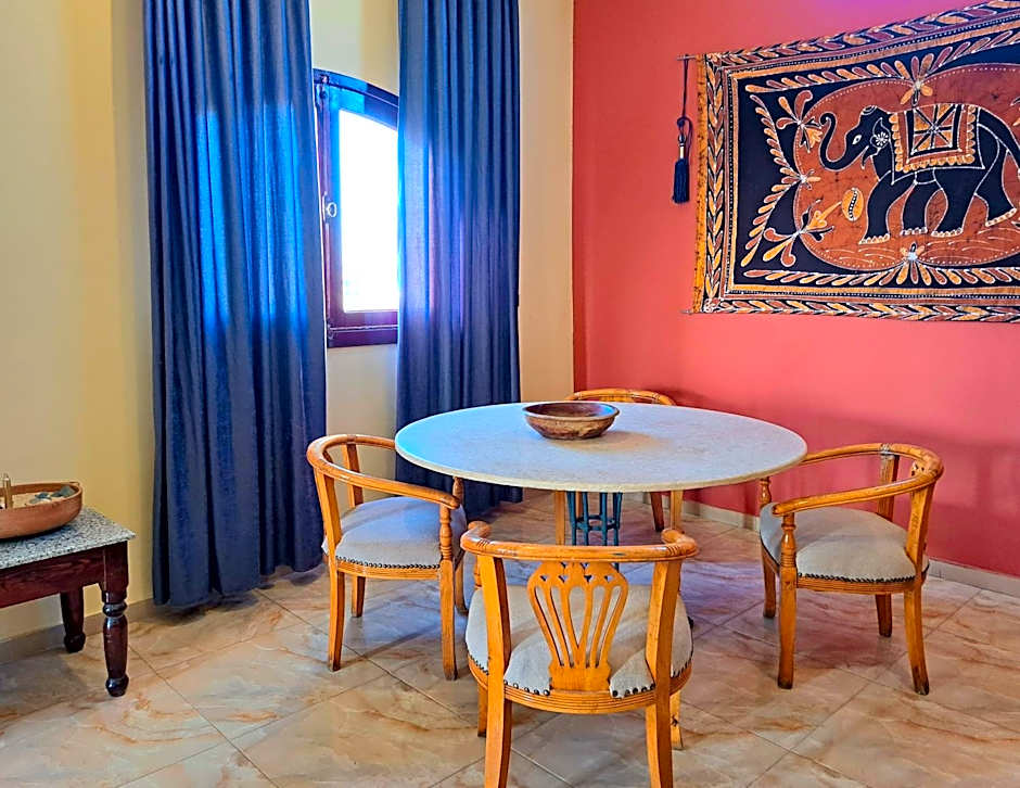 Thebes Hotel