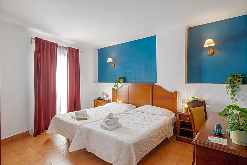 I AM La Posada Hotel and Apartment