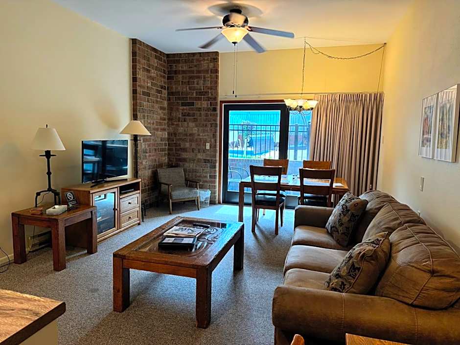 Shadow Mountain Lodge