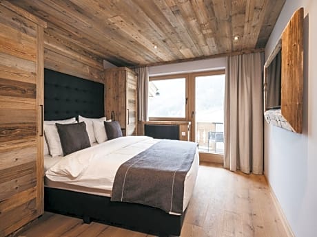One-Bedroom Suite II