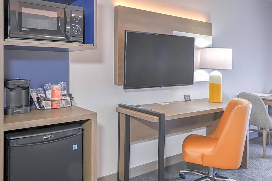 Comfort Inn & Suites At Dollywood Lane