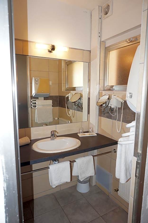 Logis Hotel Le Col De L'ange