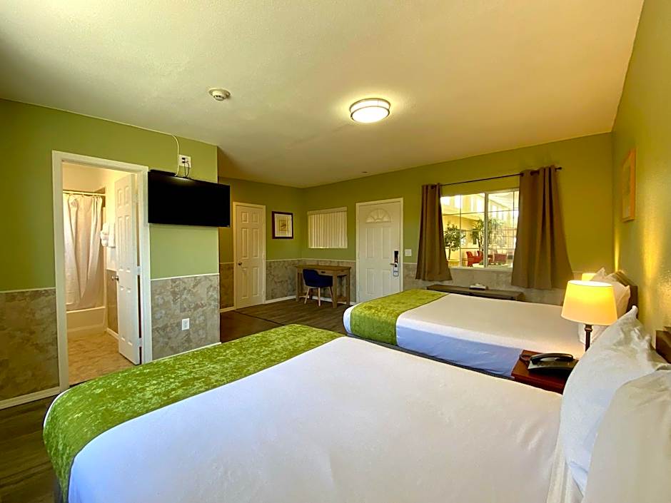 Photo 1 of 2 of 2 Queen Beds Suite