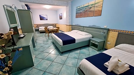 Standard Quadruple Room (4 Twin Beds)