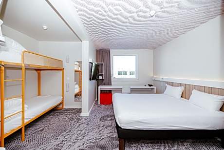 Standard Room with One Double Bed and Two Single Beds