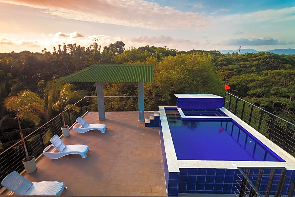 Blue Lagoon Inn & Suites