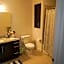 Luxury furnished & Designed 2 Bedroom Part Hotel in Woodland Hills