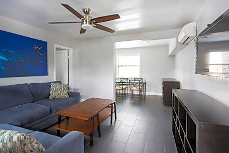 One-Bedroom Queen Suite with Kitchen