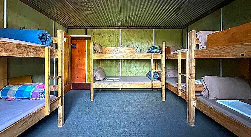 The Crossing Lodge and Backpackers