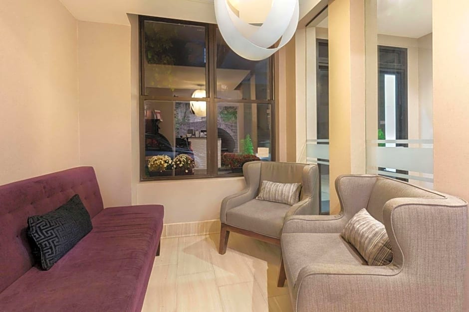 La Quinta Inn & Suites by Wyndham New York City Central Park