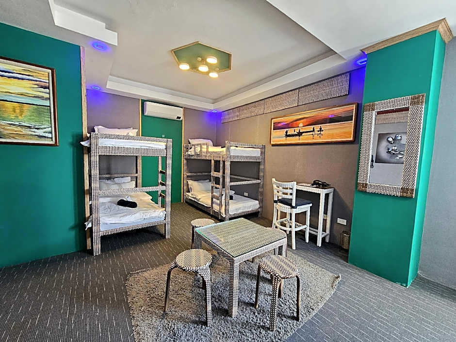 Attic Capsule Hotel