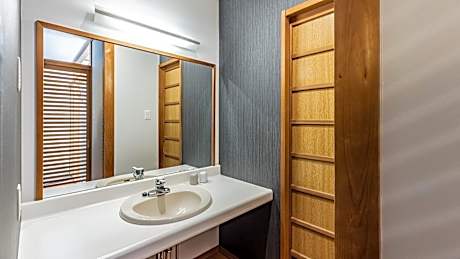 Standard Twin Room with Bathtub - Non Smoking