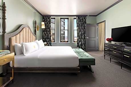 1 King Bed Deluxe One Bedroom Suite-City View