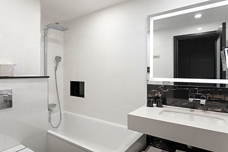 Montcalm Suite