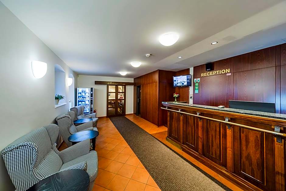 Archibald At The Charles Bridge